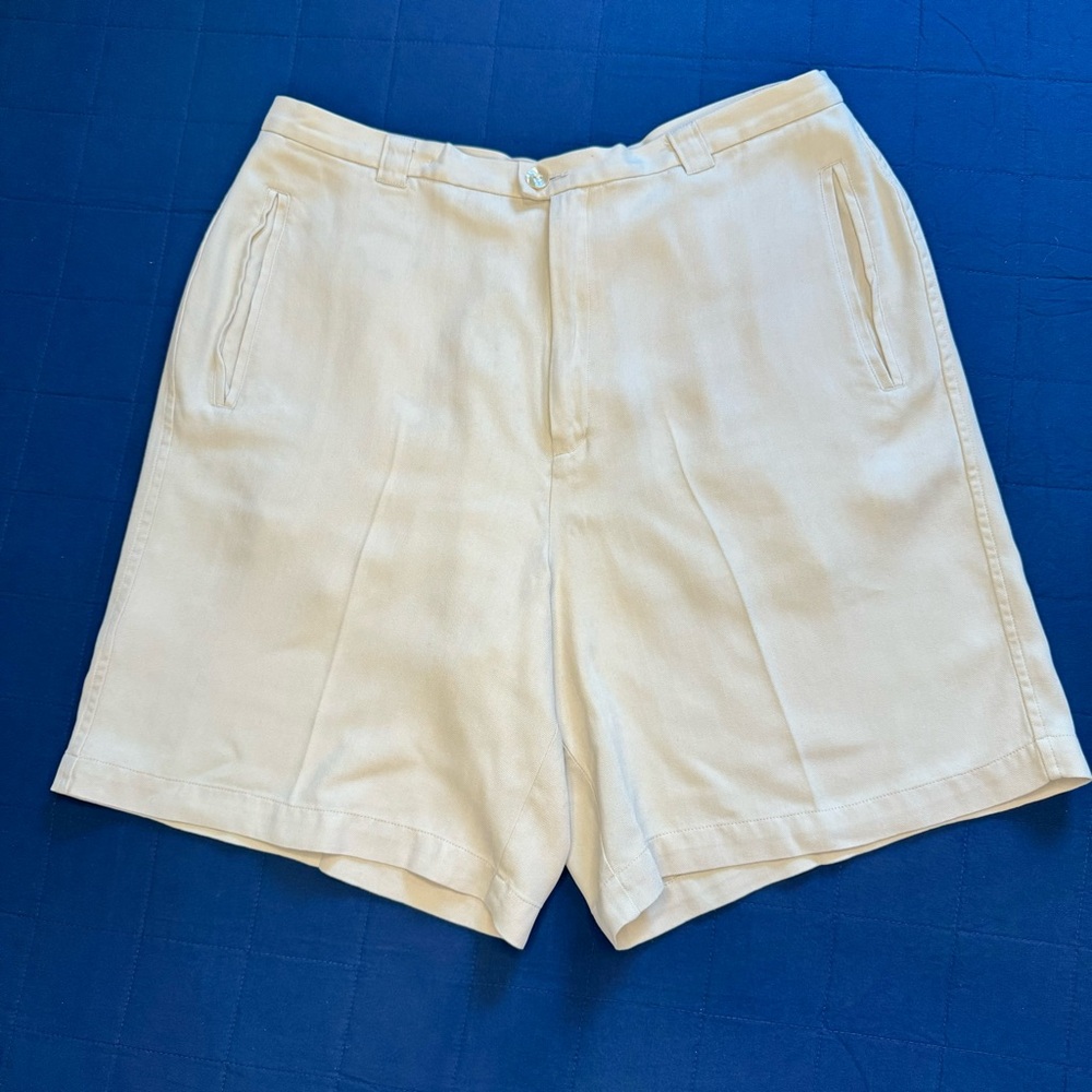 Tommy Bahama Cream Silk Pleat Front High Waist Shorts Soft Flowy 10